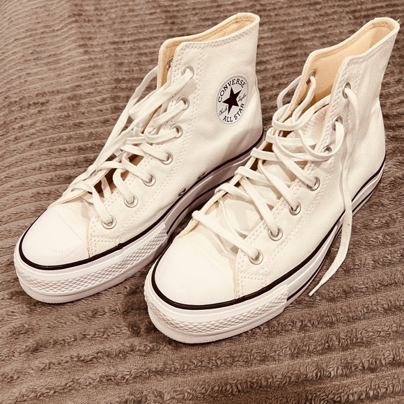 Chuck Taylor All Star Platform Converse.Size 8.5 - Picture 1 of 5